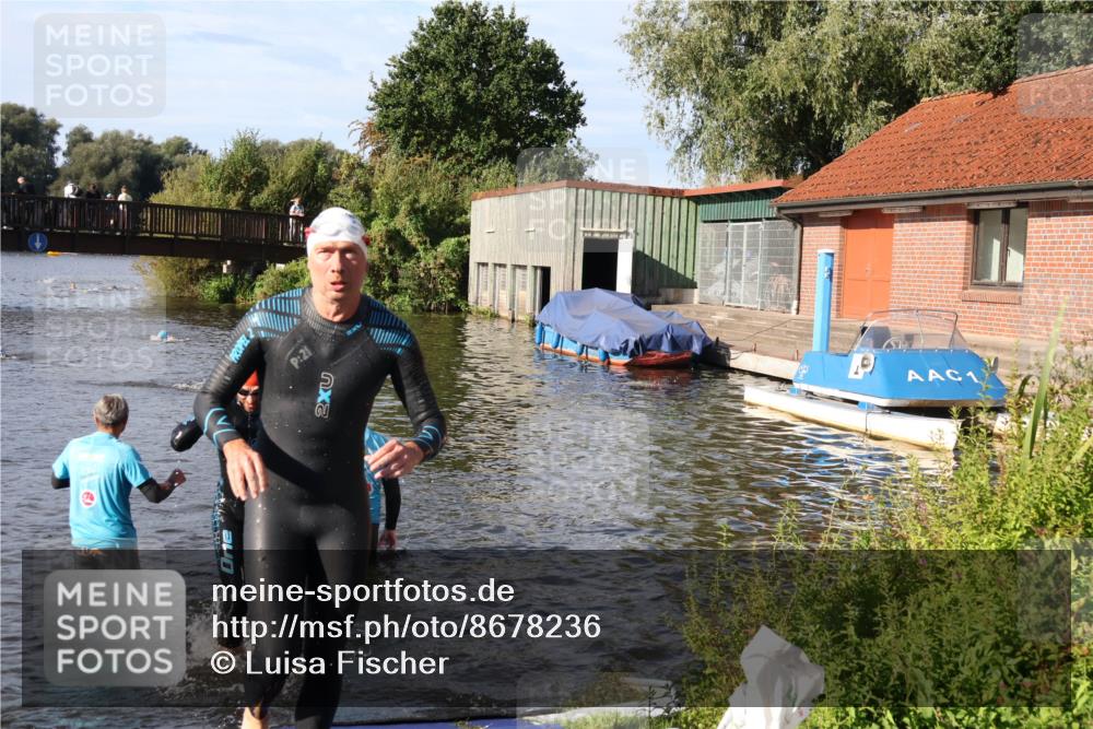 31.08.2025 - Elbe Triathlon Hamburg Luisa Fischer http://msf.ph/oto/8678236 31.08.2025 09:23:30 Schwimmen 689, 761 meine-sportfotos.de