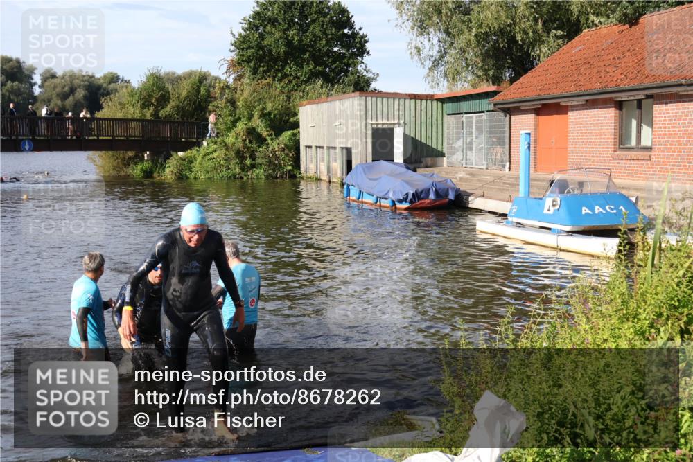 31.08.2025 - Elbe Triathlon Hamburg Luisa Fischer http://msf.ph/oto/8678262 31.08.2025 09:23:55 Schwimmen 701, 775 meine-sportfotos.de