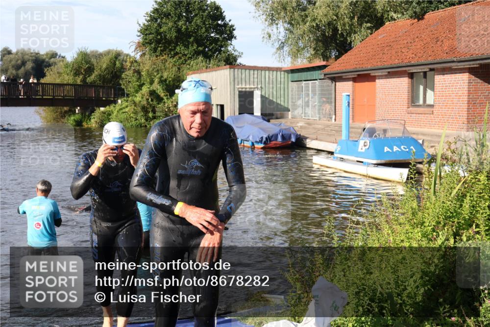 31.08.2025 - Elbe Triathlon Hamburg Luisa Fischer http://msf.ph/oto/8678282 31.08.2025 09:23:58 Schwimmen 701, 703, 775 meine-sportfotos.de