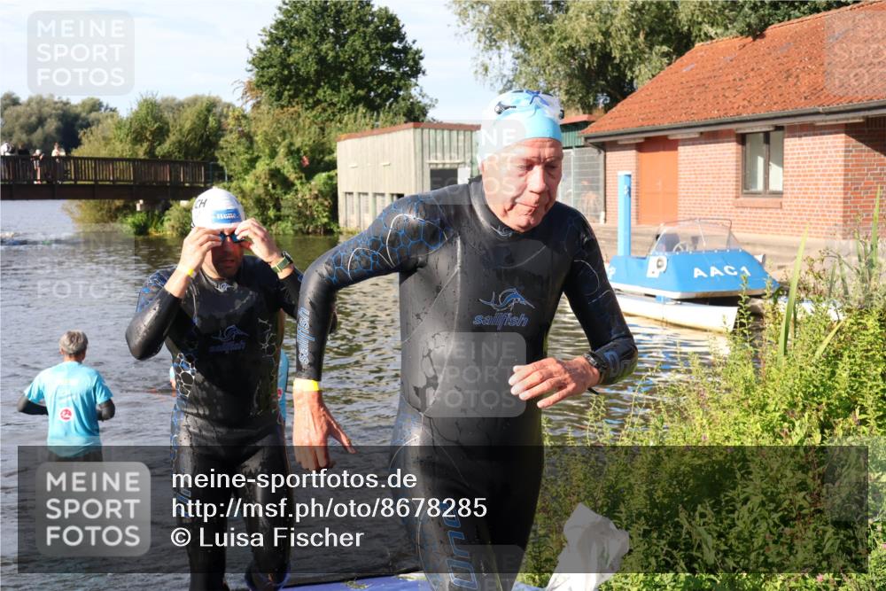 31.08.2025 - Elbe Triathlon Hamburg Luisa Fischer http://msf.ph/oto/8678285 31.08.2025 09:23:59 Schwimmen 701, 703, 775 meine-sportfotos.de