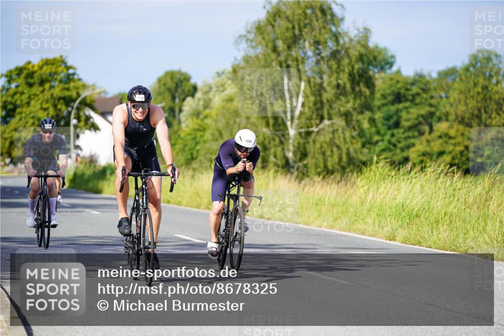 31.08.2025 - Elbe Triathlon Hamburg Michael Burmester http://msf.ph/oto/8678325 31.08.2025 10:34:13 Radfahren 909, 928, 1033, 1090, 1136, 1167, 1190 meine-sportfotos.de