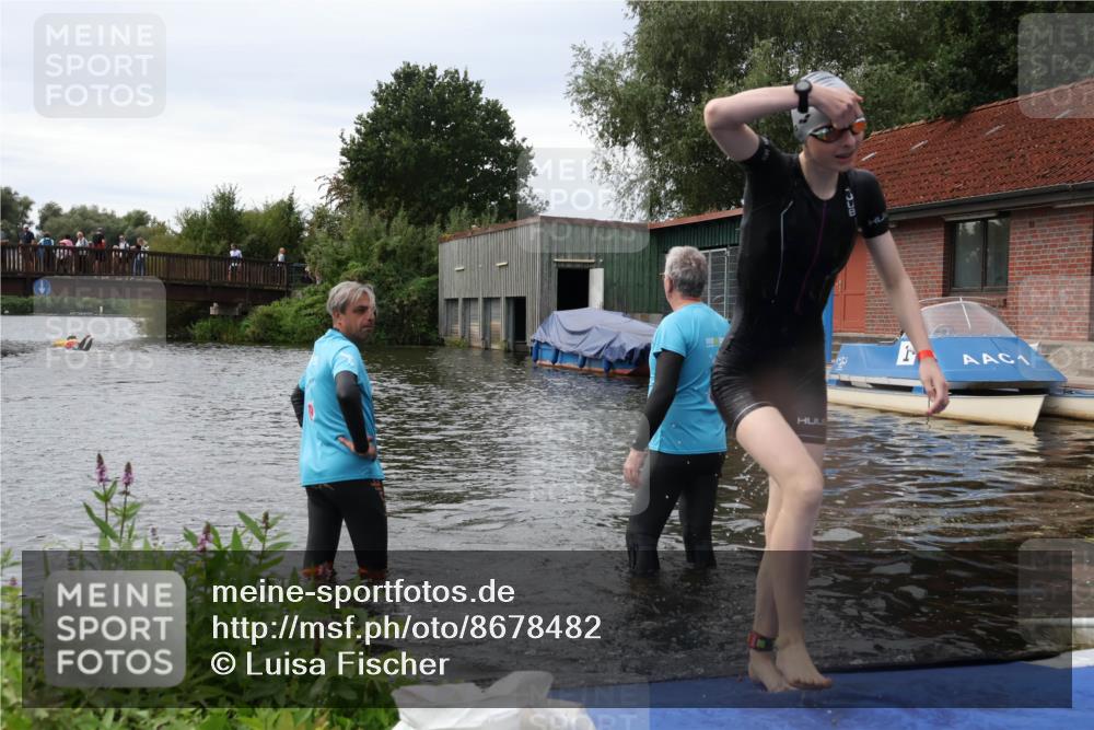 31.08.2025 - Elbe Triathlon Hamburg Luisa Fischer http://msf.ph/oto/8678482 31.08.2025 12:09:08 Schwimmen 1632 meine-sportfotos.de