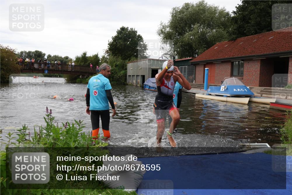 31.08.2025 - Elbe Triathlon Hamburg Luisa Fischer http://msf.ph/oto/8678595 31.08.2025 12:22:49 Schwimmen 1644 meine-sportfotos.de