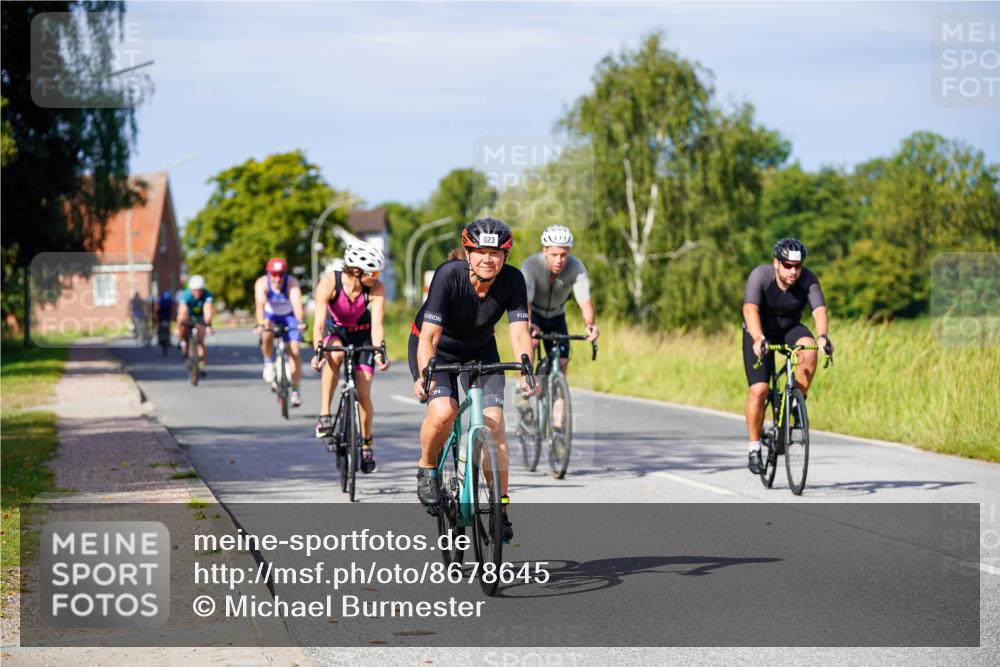 31.08.2025 - Elbe Triathlon Hamburg Michael Burmester http://msf.ph/oto/8678645 31.08.2025 10:35:58 Radfahren 760, 911, 923, 1005, 1125, 1199, 1229 meine-sportfotos.de