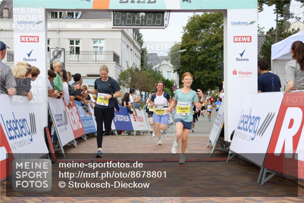 31.08.2025 - 21. Blankeneser Heldenlauf Strokosch-Dieckow http://msf.ph/oto/8678801 31.08.2025 10:31:49 Ziel 2077, 2407, 2280, 2462, 2340, 2278 meine-sportfotos.de