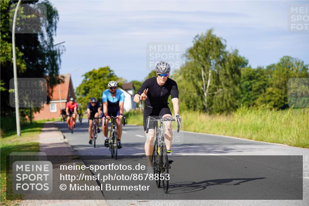 31.08.2025 - Elbe Triathlon Hamburg Michael Burmester http://msf.ph/oto/8678853 31.08.2025 10:36:41 Radfahren 920, 1024, 1042, 1113, 1137, 1222 meine-sportfotos.de