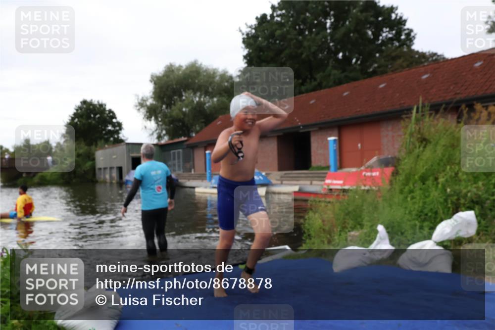 31.08.2025 - Elbe Triathlon Hamburg Luisa Fischer http://msf.ph/oto/8678878 31.08.2025 12:30:15 Schwimmen  meine-sportfotos.de