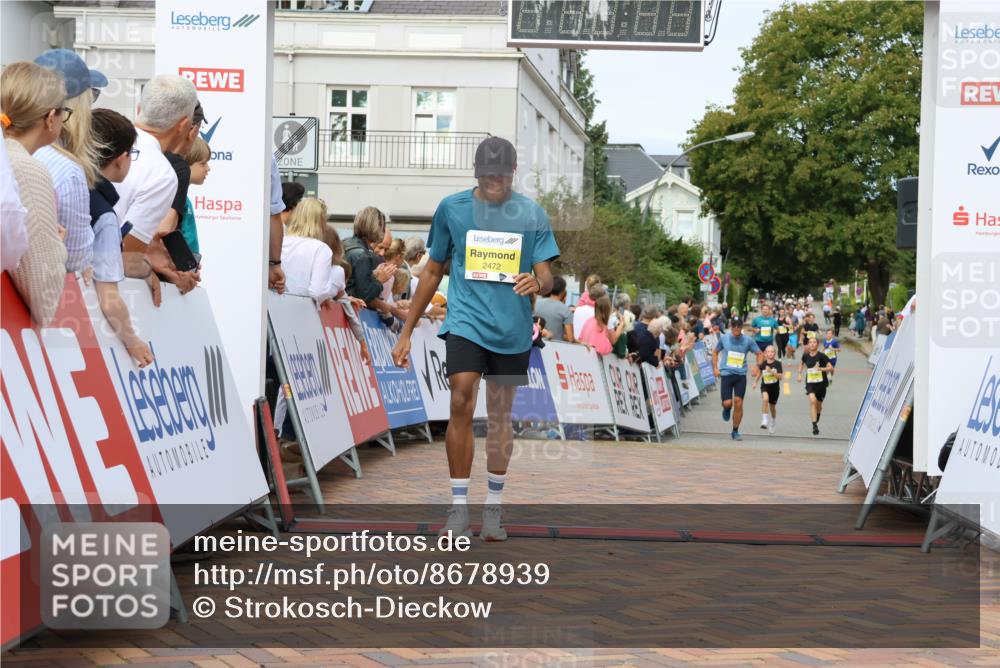 31.08.2025 - 21. Blankeneser Heldenlauf Strokosch-Dieckow http://msf.ph/oto/8678939 31.08.2025 10:25:49 Ziel 2366, 2235, 2472 meine-sportfotos.de
