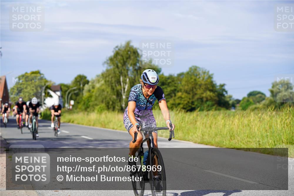 31.08.2025 - Elbe Triathlon Hamburg Michael Burmester http://msf.ph/oto/8678969 31.08.2025 10:36:59 Radfahren 796, 810, 814, 816, 892, 939, 953, 1085, 1194, 1207 meine-sportfotos.de