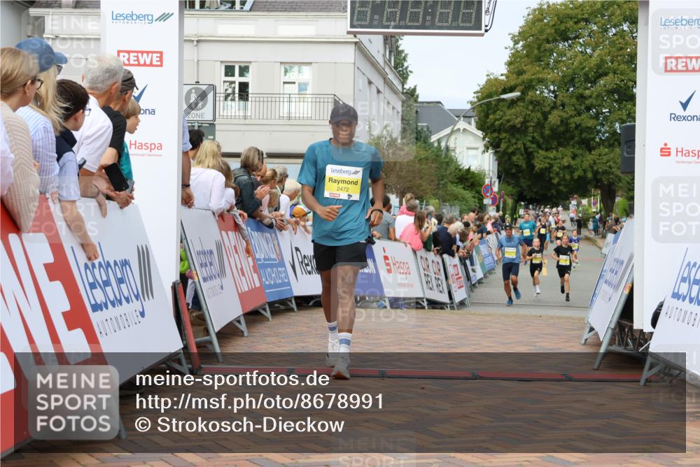 31.08.2025 - 21. Blankeneser Heldenlauf Strokosch-Dieckow http://msf.ph/oto/8678991 31.08.2025 10:25:49 Ziel 2366, 2235, 2472 meine-sportfotos.de
