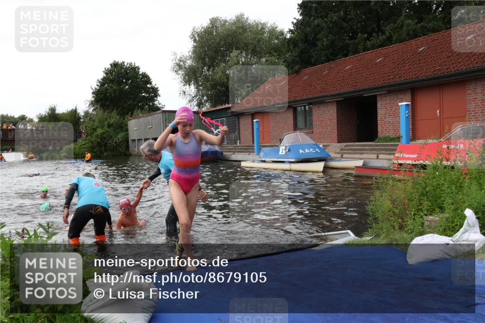 31.08.2025 - Elbe Triathlon Hamburg Luisa Fischer http://msf.ph/oto/8679105 31.08.2025 12:35:00 Schwimmen 1671, 1672, 1678, 1687, 1688, 1696, 1698 meine-sportfotos.de
