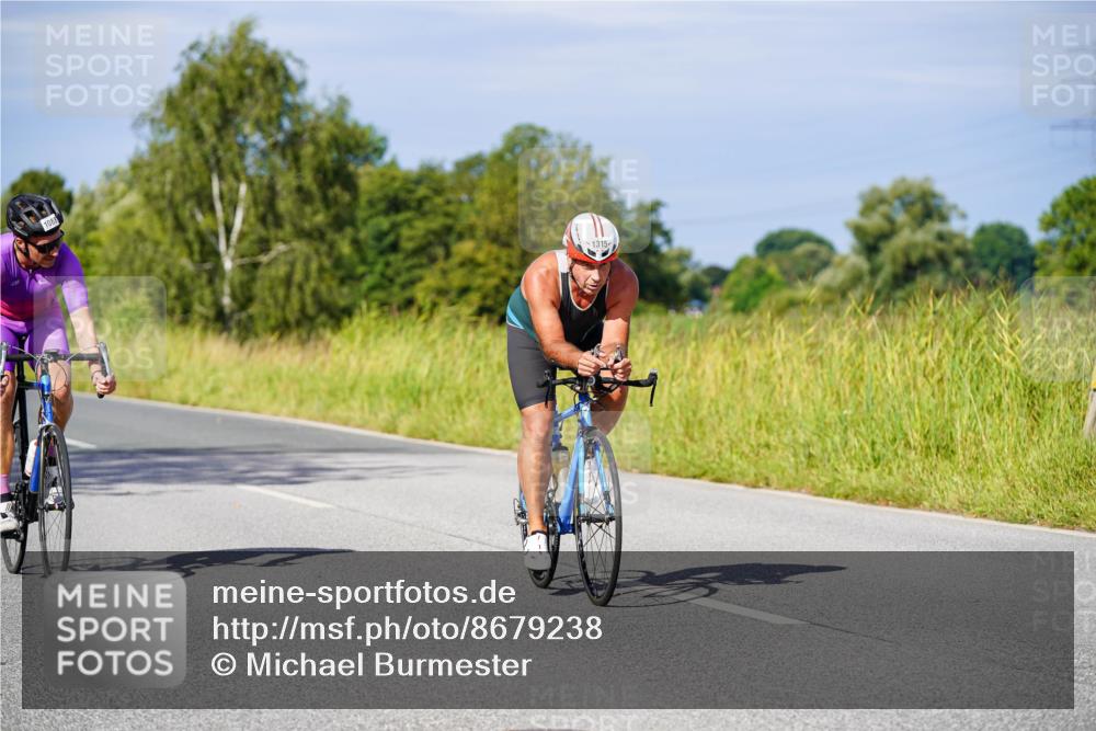 31.08.2025 - Elbe Triathlon Hamburg Michael Burmester http://msf.ph/oto/8679238 31.08.2025 10:38:04 Radfahren 879, 950, 981, 1051, 1070, 1088, 1315 meine-sportfotos.de
