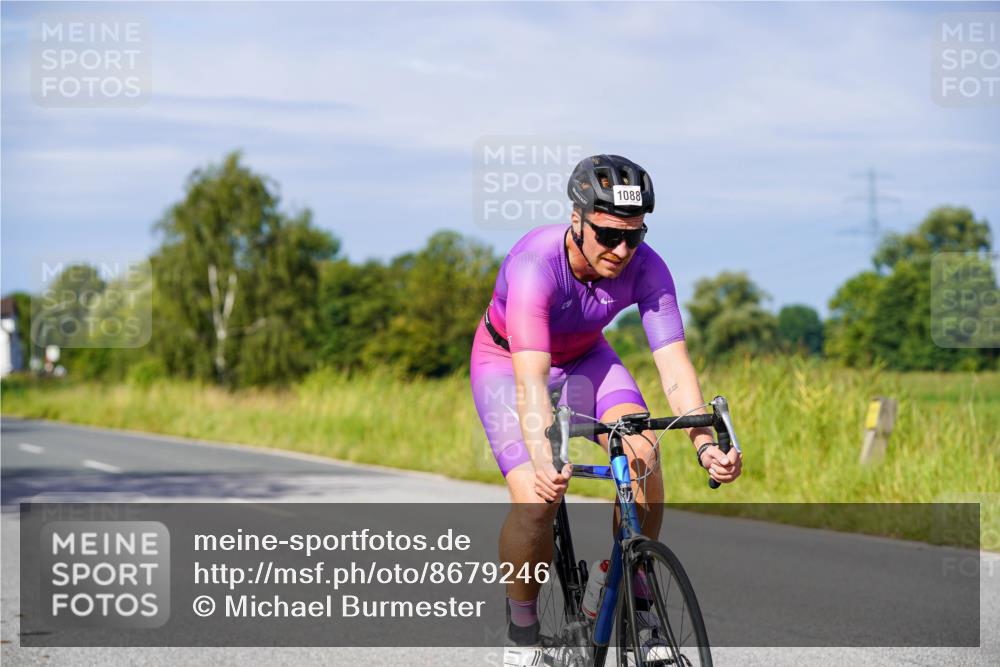 31.08.2025 - Elbe Triathlon Hamburg Michael Burmester http://msf.ph/oto/8679246 31.08.2025 10:38:05 Radfahren 879, 981, 1051, 1083, 1088, 1315 meine-sportfotos.de