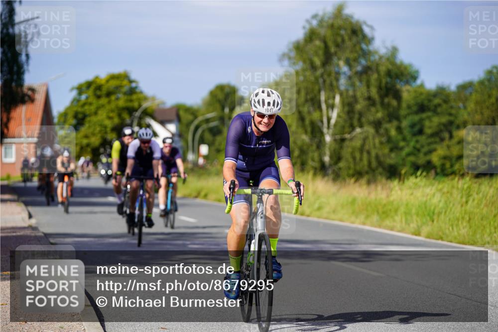 31.08.2025 - Elbe Triathlon Hamburg Michael Burmester http://msf.ph/oto/8679295 31.08.2025 10:38:16 Radfahren 824, 832, 844, 965, 1016, 1047, 1048, 1152 meine-sportfotos.de