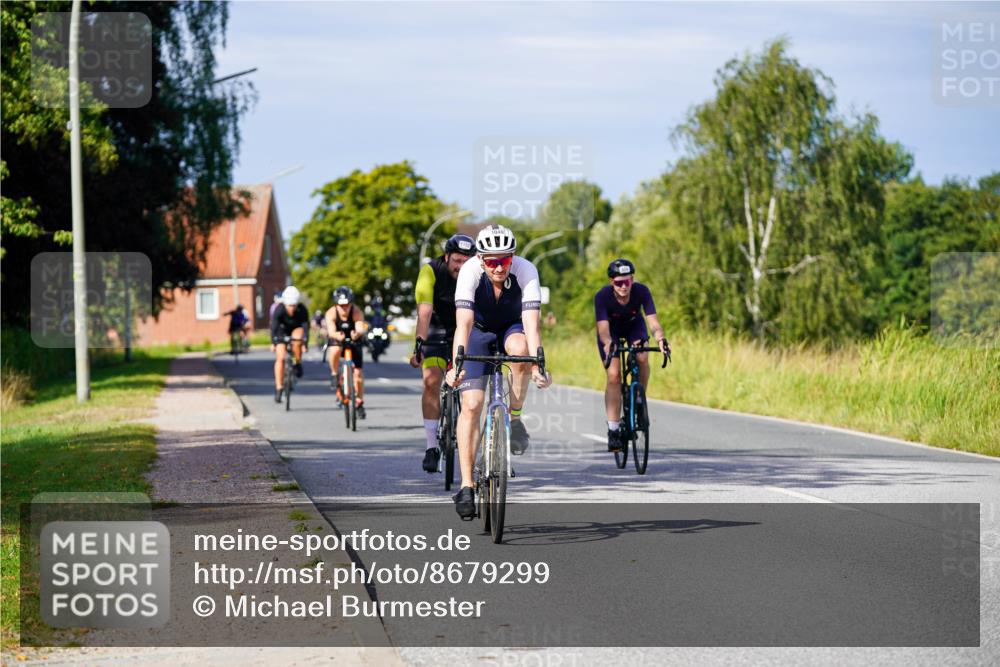 31.08.2025 - Elbe Triathlon Hamburg Michael Burmester http://msf.ph/oto/8679299 31.08.2025 10:38:17 Radfahren 824, 832, 844, 965, 1016, 1047, 1048, 1152 meine-sportfotos.de