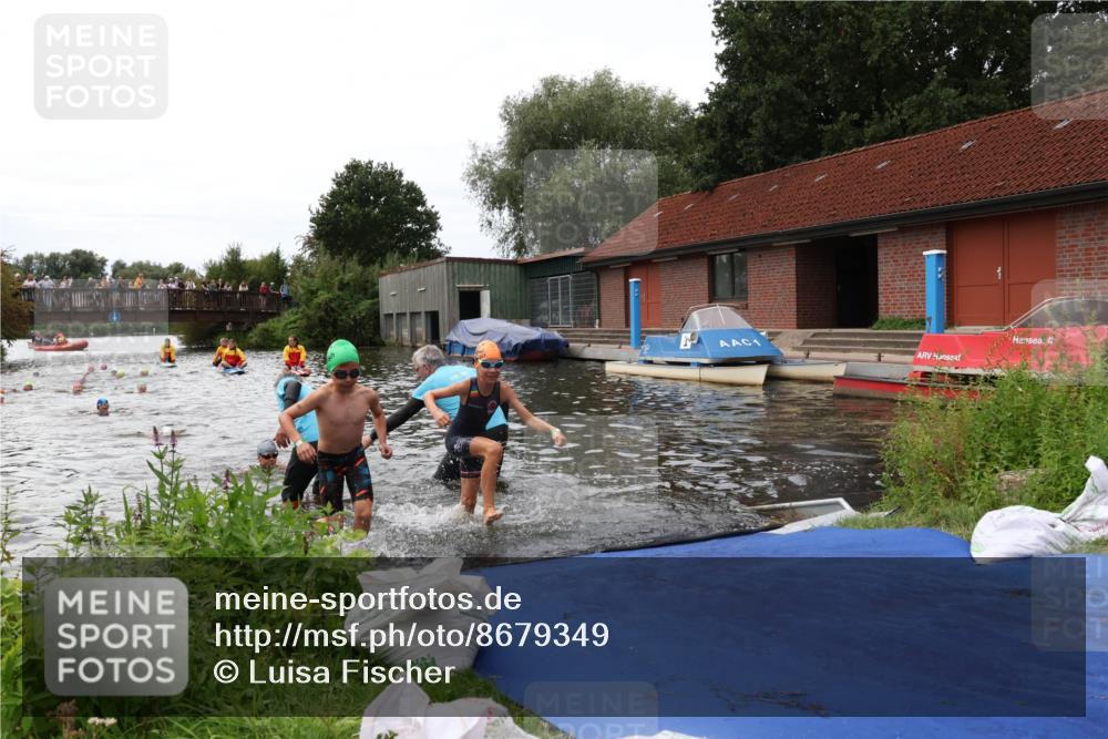 31.08.2025 - Elbe Triathlon Hamburg Luisa Fischer http://msf.ph/oto/8679349 31.08.2025 12:47:15 Schwimmen 1705, 1707, 1709, 1713, 1725 meine-sportfotos.de