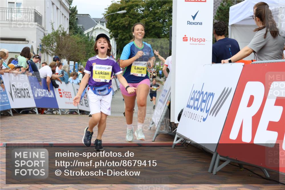 31.08.2025 - 21. Blankeneser Heldenlauf Strokosch-Dieckow http://msf.ph/oto/8679415 31.08.2025 10:31:17 Ziel 2437, 2324, 2551, 2121, 2307, 2649, 2647, 2399, 2103 meine-sportfotos.de