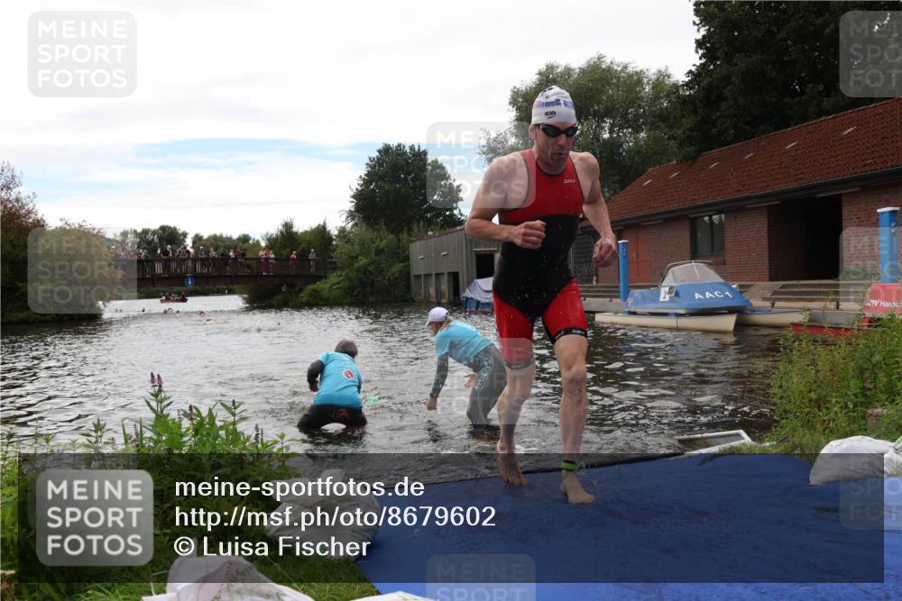 31.08.2025 - Elbe Triathlon Hamburg Luisa Fischer http://msf.ph/oto/8679602 31.08.2025 14:03:03 Schwimmen 122, 148 meine-sportfotos.de