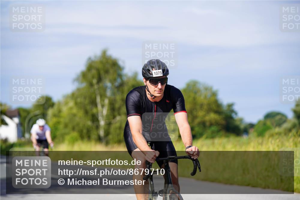 31.08.2025 - Elbe Triathlon Hamburg Michael Burmester http://msf.ph/oto/8679710 31.08.2025 10:39:42 Radfahren 762, 812, 937, 961, 964, 1075, 1091, 1149 meine-sportfotos.de