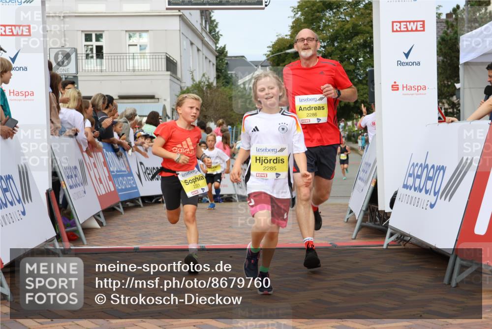 31.08.2025 - 21. Blankeneser Heldenlauf Strokosch-Dieckow http://msf.ph/oto/8679760 31.08.2025 10:25:07 Ziel 2357, 2183, 2717, 2285, 2286, 2331, 2359, 2661 meine-sportfotos.de