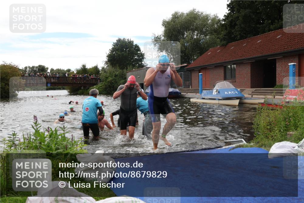 31.08.2025 - Elbe Triathlon Hamburg Luisa Fischer http://msf.ph/oto/8679829 31.08.2025 14:04:28 Schwimmen 121, 123, 124, 132, 135, 141, 143, 152, 156 meine-sportfotos.de