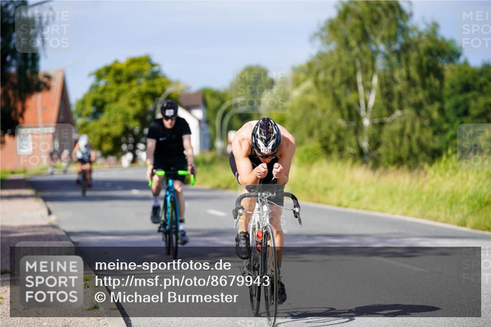 31.08.2025 - Elbe Triathlon Hamburg Michael Burmester http://msf.ph/oto/8679943 31.08.2025 10:40:52 Radfahren 792, 933, 975, 1060, 1129 meine-sportfotos.de