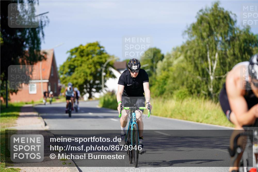 31.08.2025 - Elbe Triathlon Hamburg Michael Burmester http://msf.ph/oto/8679946 31.08.2025 10:40:53 Radfahren 792, 933, 975, 1060, 1129 meine-sportfotos.de