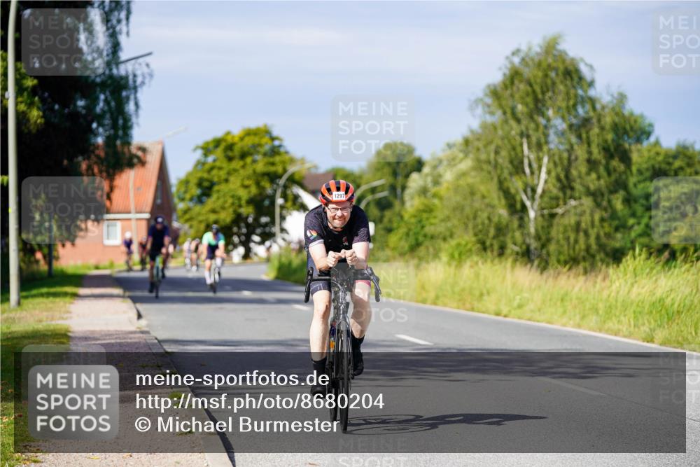 31.08.2025 - Elbe Triathlon Hamburg Michael Burmester http://msf.ph/oto/8680204 31.08.2025 10:42:17 Radfahren 992, 993, 1082, 1250, 1297 meine-sportfotos.de