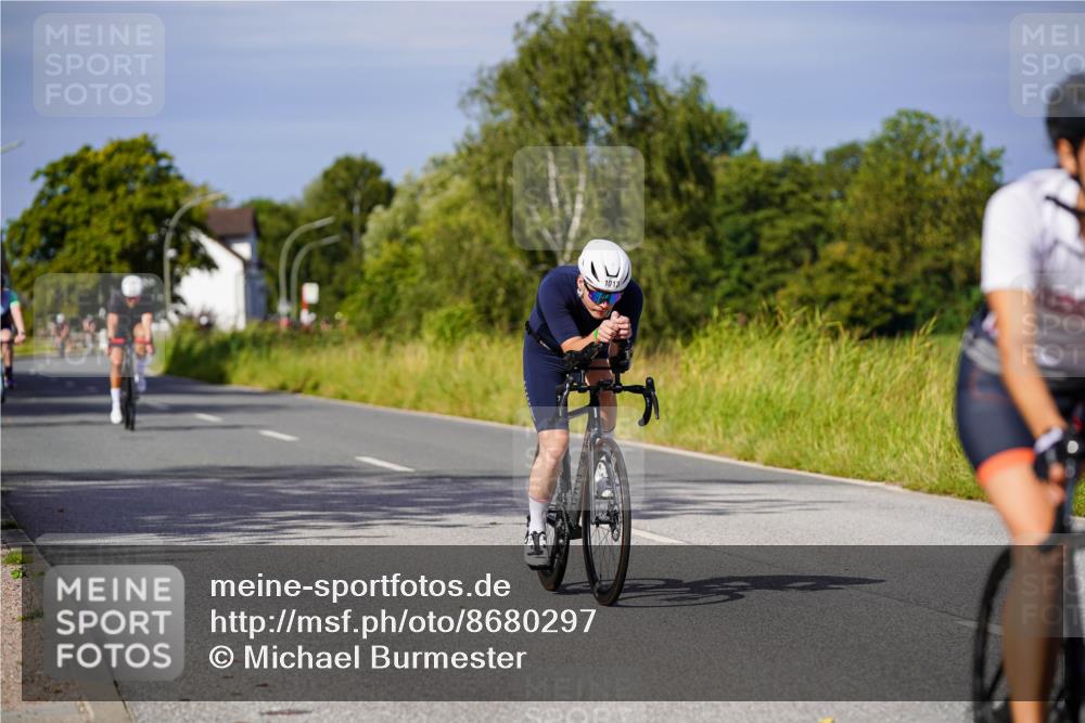 31.08.2025 - Elbe Triathlon Hamburg Michael Burmester http://msf.ph/oto/8680297 31.08.2025 10:42:41 Radfahren 863, 966, 1013, 1074, 1105, 1154 meine-sportfotos.de