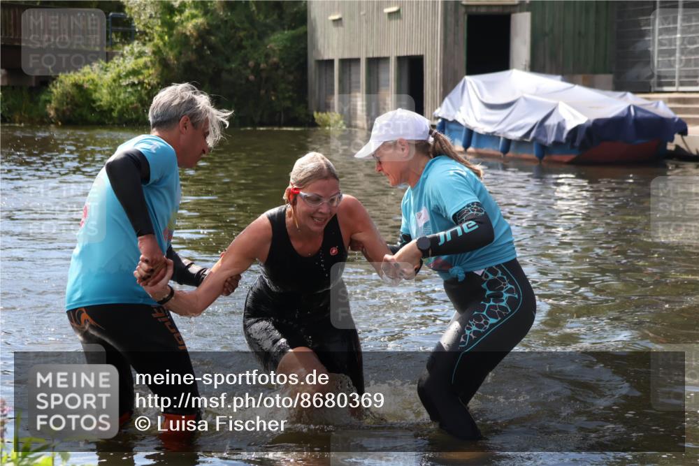 31.08.2025 - Elbe Triathlon Hamburg Luisa Fischer http://msf.ph/oto/8680369 31.08.2025 14:38:28 Schwimmen  meine-sportfotos.de