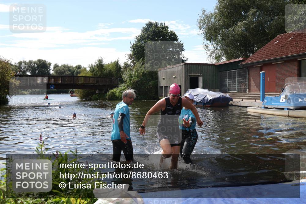 31.08.2025 - Elbe Triathlon Hamburg Luisa Fischer http://msf.ph/oto/8680463 31.08.2025 14:42:09 Schwimmen  meine-sportfotos.de