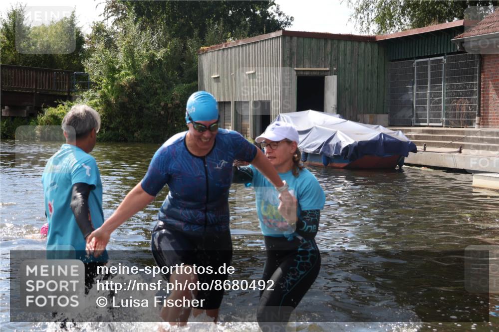 31.08.2025 - Elbe Triathlon Hamburg Luisa Fischer http://msf.ph/oto/8680492 31.08.2025 14:42:52 Schwimmen  meine-sportfotos.de
