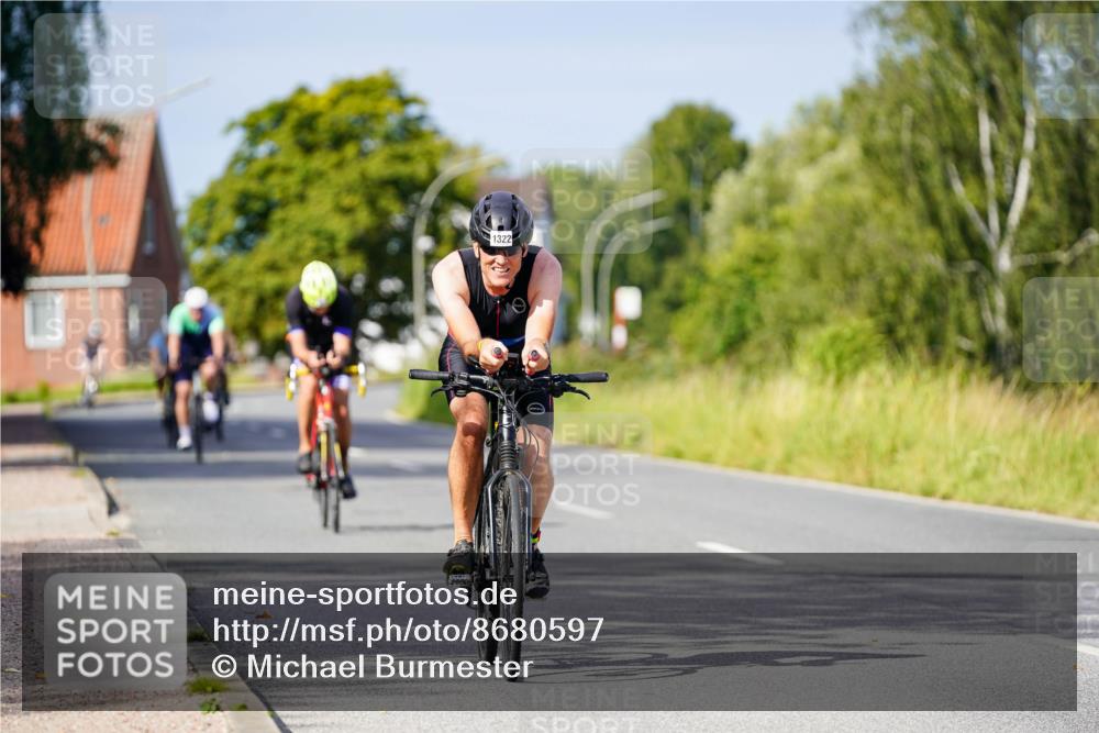 31.08.2025 - Elbe Triathlon Hamburg Michael Burmester http://msf.ph/oto/8680597 31.08.2025 10:44:27 Radfahren 951, 1313, 1322 meine-sportfotos.de