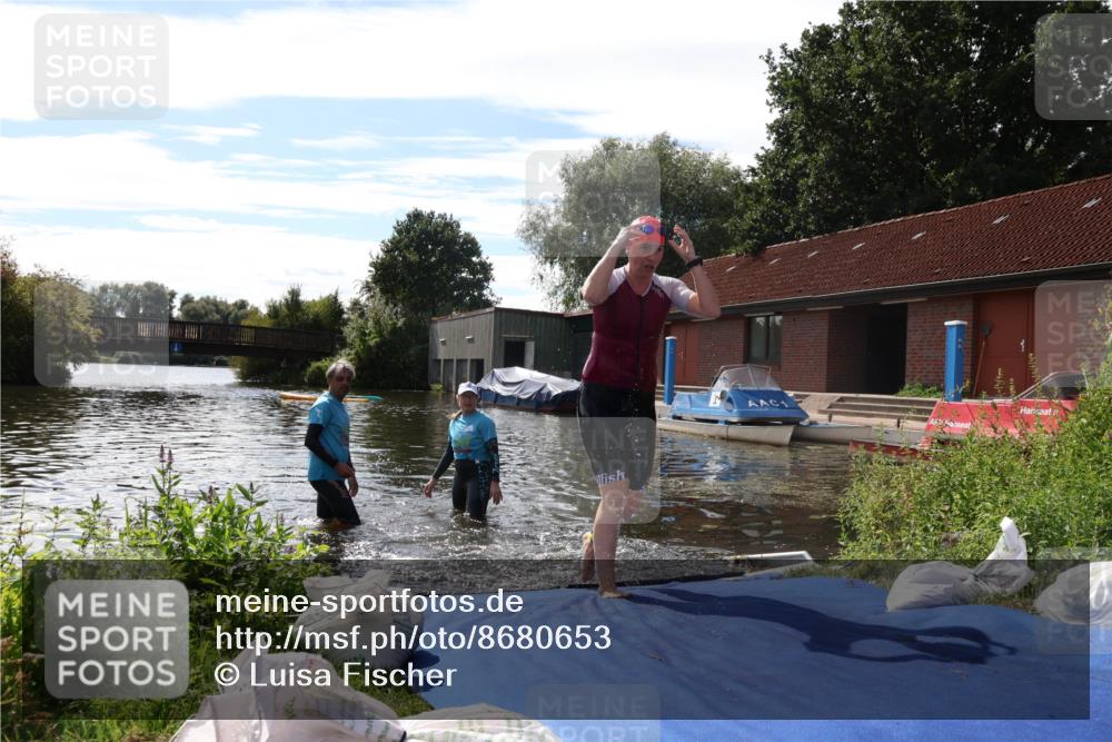 31.08.2025 - Elbe Triathlon Hamburg Luisa Fischer http://msf.ph/oto/8680653 31.08.2025 14:53:25 Schwimmen  meine-sportfotos.de