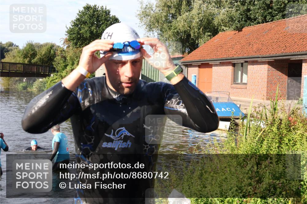 31.08.2025 - Elbe Triathlon Hamburg Luisa Fischer http://msf.ph/oto/8680742 31.08.2025 09:24:00 Schwimmen 701, 703, 775 meine-sportfotos.de