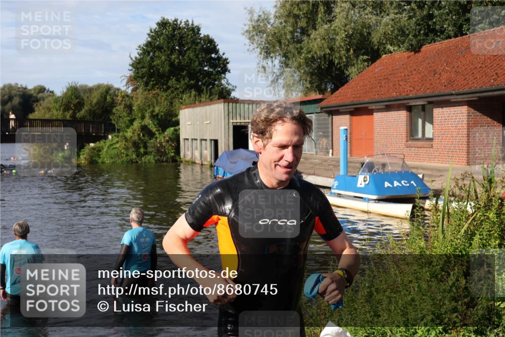 31.08.2025 - Elbe Triathlon Hamburg Luisa Fischer http://msf.ph/oto/8680745 31.08.2025 09:24:10 Schwimmen 703 meine-sportfotos.de