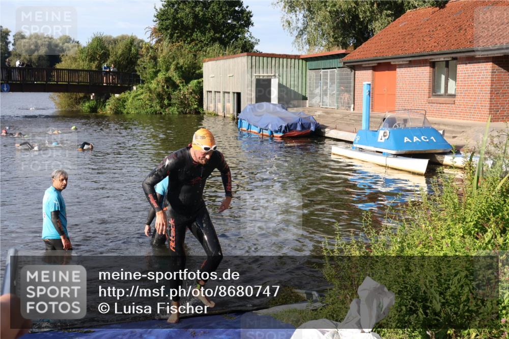 31.08.2025 - Elbe Triathlon Hamburg Luisa Fischer http://msf.ph/oto/8680747 31.08.2025 09:24:36 Schwimmen 677 meine-sportfotos.de