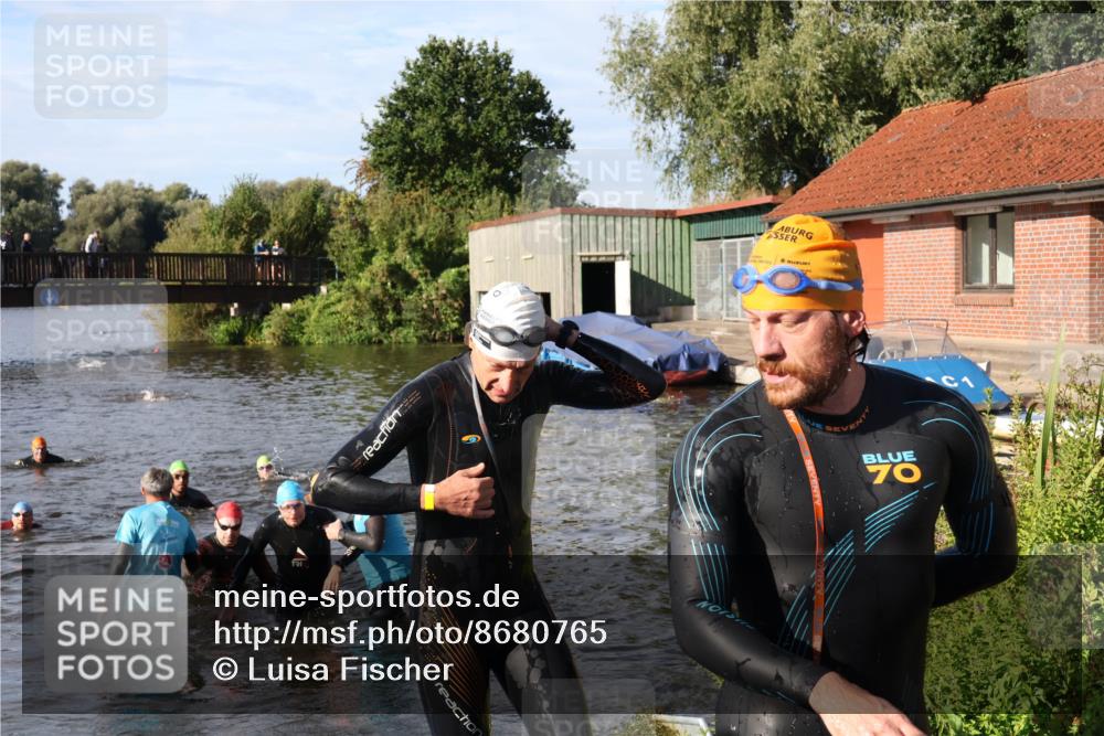 31.08.2025 - Elbe Triathlon Hamburg Luisa Fischer http://msf.ph/oto/8680765 31.08.2025 09:25:04 Schwimmen 671, 699, 704, 741, 745 meine-sportfotos.de