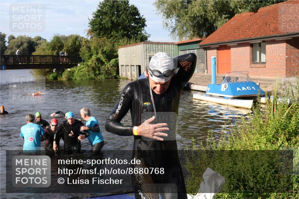 31.08.2025 - Elbe Triathlon Hamburg Luisa Fischer http://msf.ph/oto/8680768 31.08.2025 09:25:05 Schwimmen 671, 699, 704, 741, 745 meine-sportfotos.de