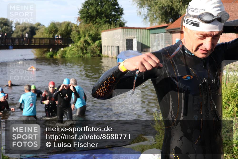 31.08.2025 - Elbe Triathlon Hamburg Luisa Fischer http://msf.ph/oto/8680771 31.08.2025 09:25:06 Schwimmen 671, 699, 704, 741, 745 meine-sportfotos.de