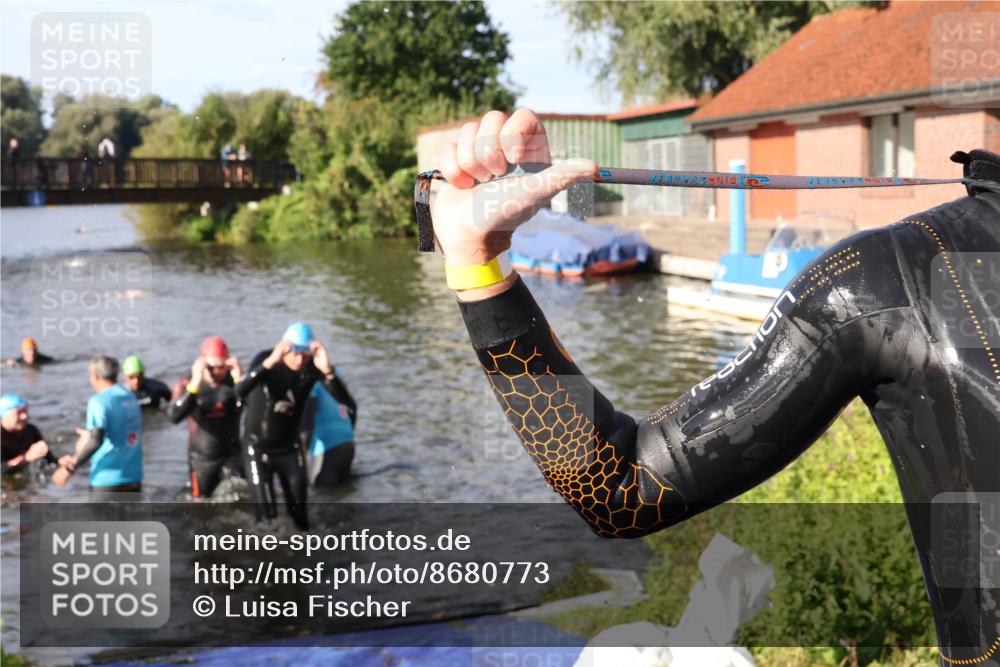 31.08.2025 - Elbe Triathlon Hamburg Luisa Fischer http://msf.ph/oto/8680773 31.08.2025 09:25:06 Schwimmen 671, 699, 704, 741, 745 meine-sportfotos.de