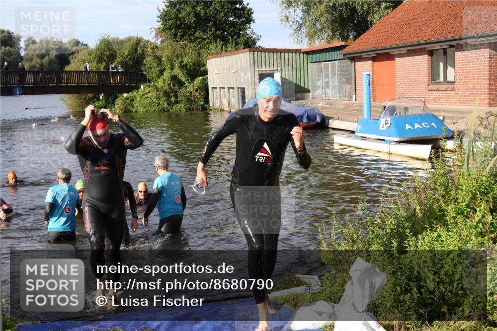 31.08.2025 - Elbe Triathlon Hamburg Luisa Fischer http://msf.ph/oto/8680790 31.08.2025 09:25:10 Schwimmen 564, 671, 704, 735, 736, 745 meine-sportfotos.de