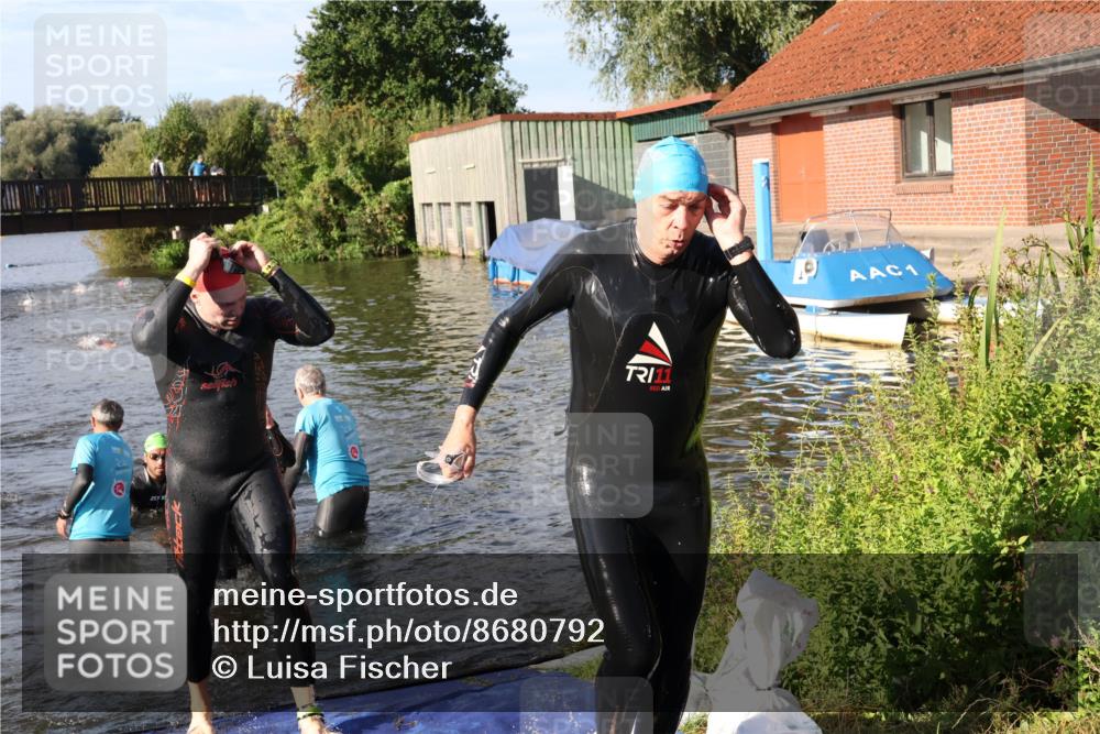 31.08.2025 - Elbe Triathlon Hamburg Luisa Fischer http://msf.ph/oto/8680792 31.08.2025 09:25:10 Schwimmen 564, 671, 704, 735, 736, 745 meine-sportfotos.de