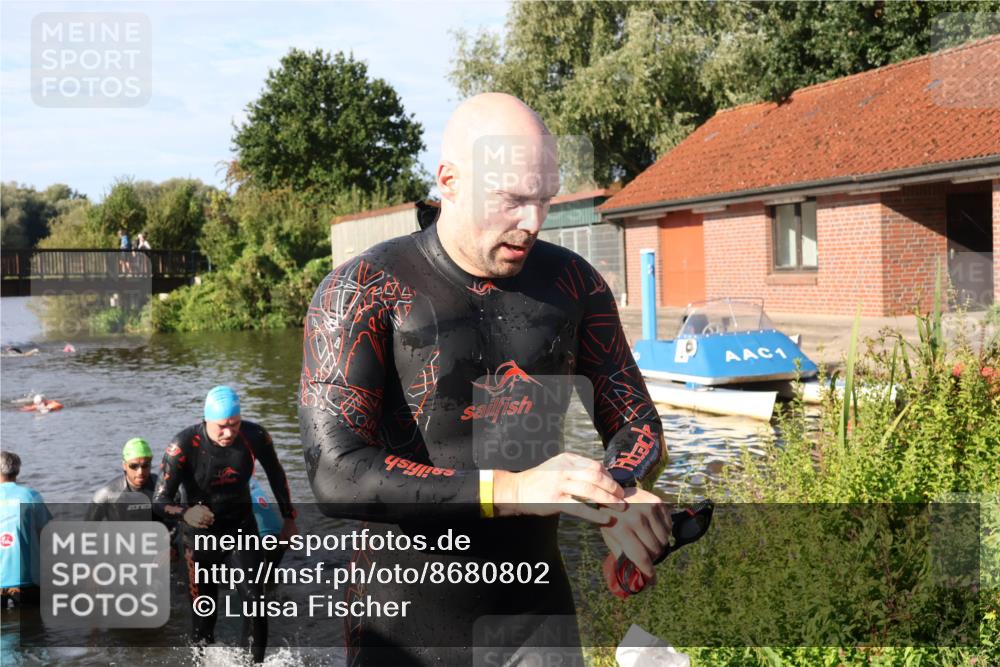 31.08.2025 - Elbe Triathlon Hamburg Luisa Fischer http://msf.ph/oto/8680802 31.08.2025 09:25:12 Schwimmen 564, 662, 671, 704, 735, 736, 745 meine-sportfotos.de