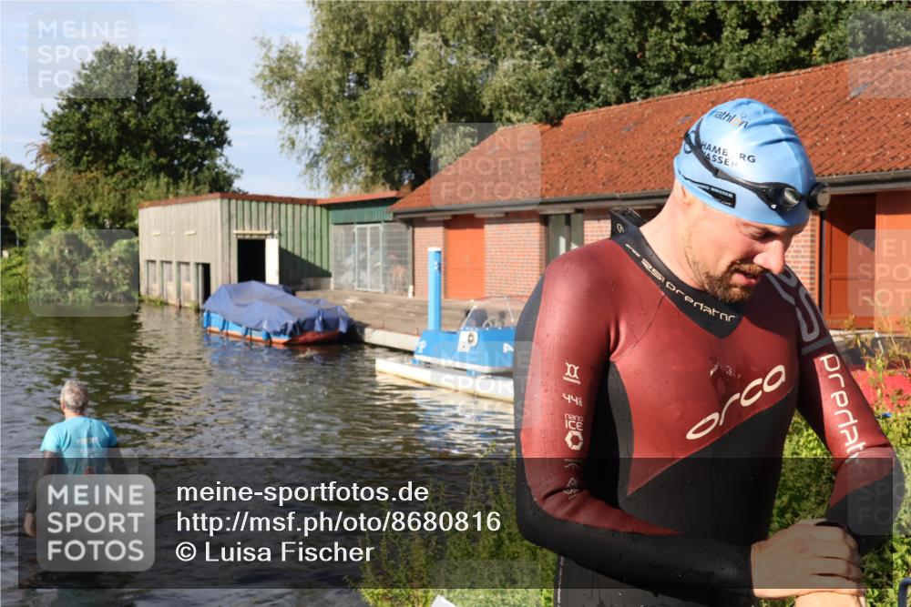 31.08.2025 - Elbe Triathlon Hamburg Luisa Fischer http://msf.ph/oto/8680816 31.08.2025 09:25:24 Schwimmen 634, 662, 735 meine-sportfotos.de
