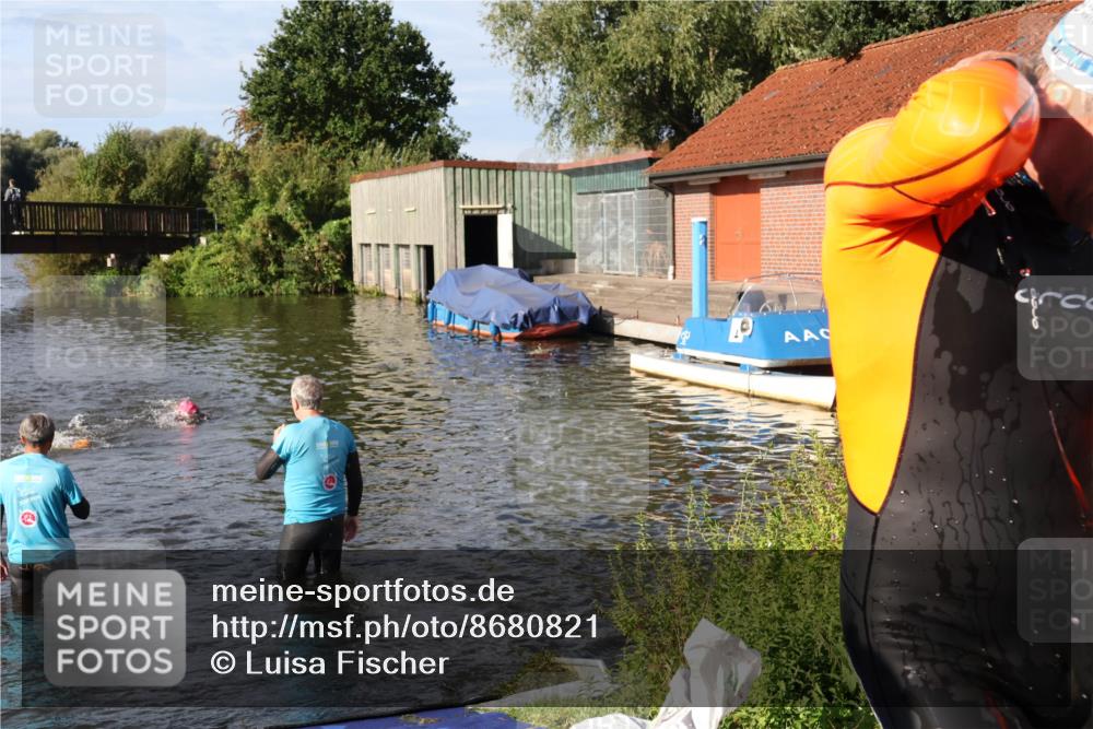 31.08.2025 - Elbe Triathlon Hamburg Luisa Fischer http://msf.ph/oto/8680821 31.08.2025 09:25:40 Schwimmen 747, 778 meine-sportfotos.de