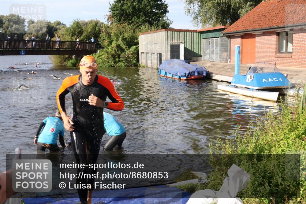 31.08.2025 - Elbe Triathlon Hamburg Luisa Fischer http://msf.ph/oto/8680853 31.08.2025 09:27:04 Schwimmen 748, 922 meine-sportfotos.de