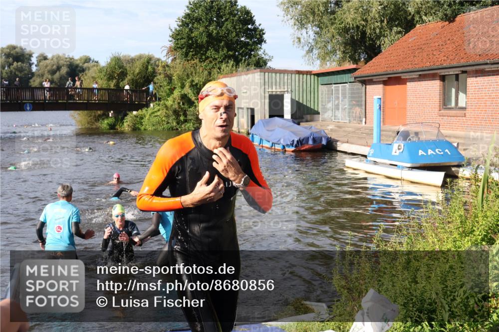 31.08.2025 - Elbe Triathlon Hamburg Luisa Fischer http://msf.ph/oto/8680856 31.08.2025 09:27:04 Schwimmen 748, 922 meine-sportfotos.de