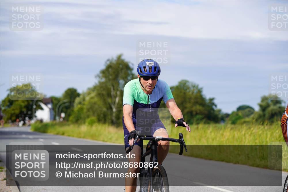 31.08.2025 - Elbe Triathlon Hamburg Michael Burmester http://msf.ph/oto/8680862 31.08.2025 10:53:05 Radfahren 1192, 1309 meine-sportfotos.de