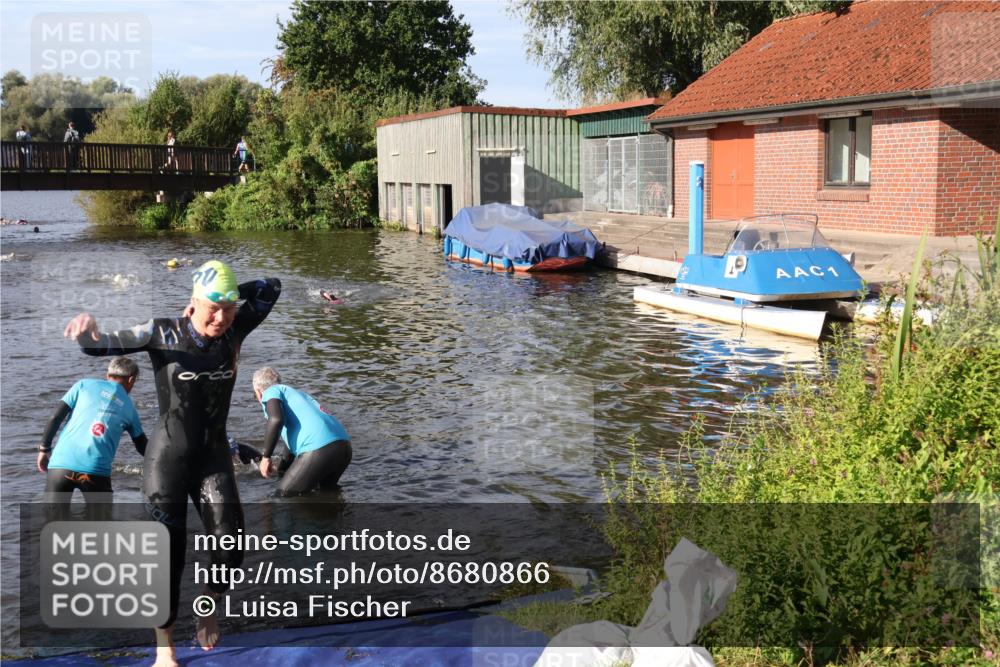 31.08.2025 - Elbe Triathlon Hamburg Luisa Fischer http://msf.ph/oto/8680866 31.08.2025 09:27:08 Schwimmen 687, 711, 748, 922 meine-sportfotos.de